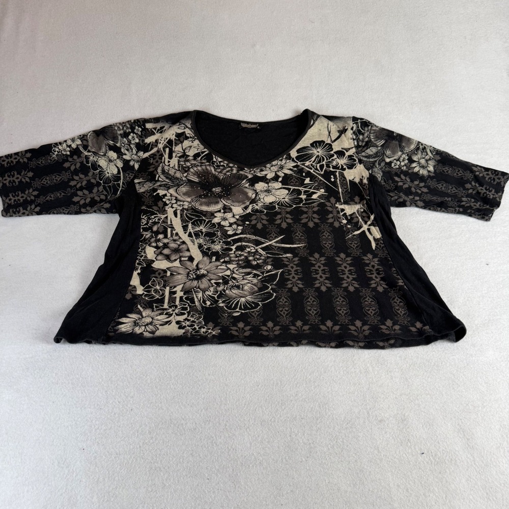 Vanilla Sugar Women's 1X Black Floral Damask Rhinestone V-Neck Short Sleeve Top